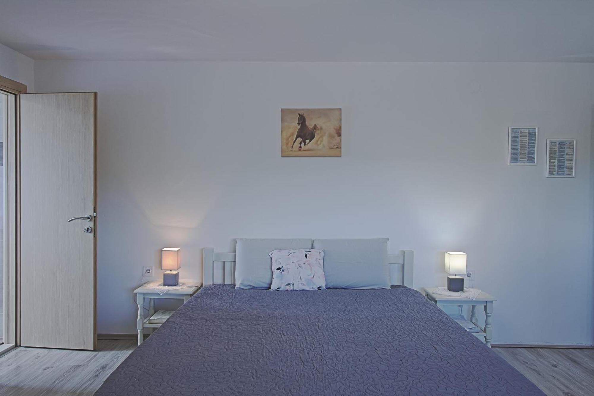 Guesthouse Viktorija Flat Otočac Exteriör bild