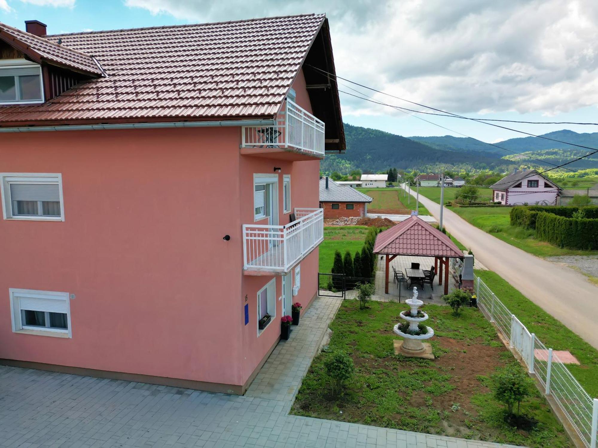 Guesthouse Viktorija Flat Otočac Exteriör bild